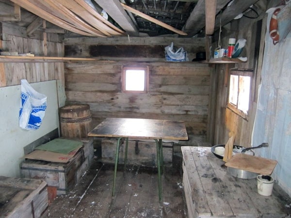 Inside Nødhytta (The Emergency Hut)