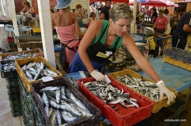 Split fish market