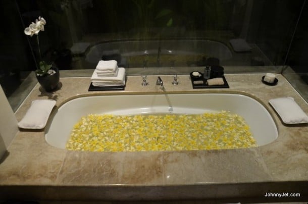 Amanusa bathtub