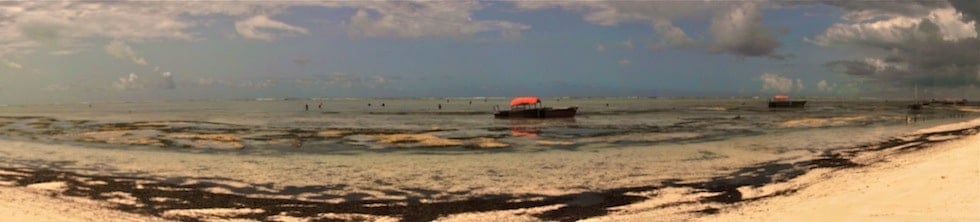 Zan-beach-boat-pana