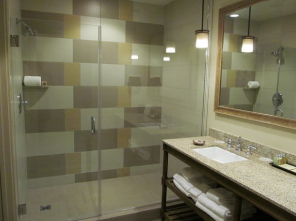 Ponte Vineyard Inn Guest Bathroom