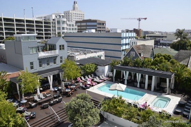 Shangri-La Hotel pool