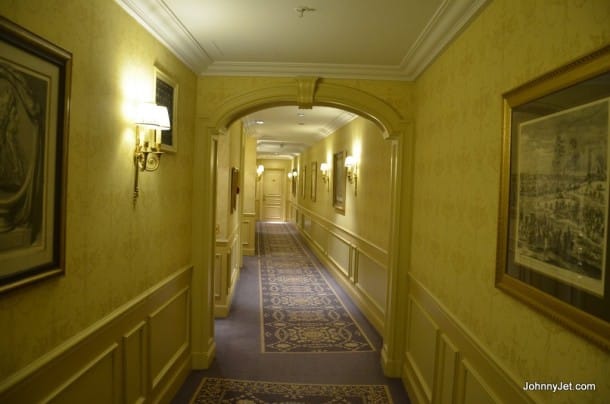 Four Seasons Hotel George V hallway