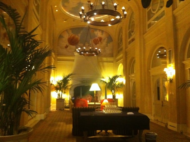 The lobby entrance at Hotel Monaco (Photo credit: Melissa Curtin)