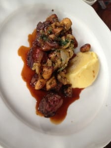 Hanger steak with mushroom and mash potato at Maximo Bistrot Local