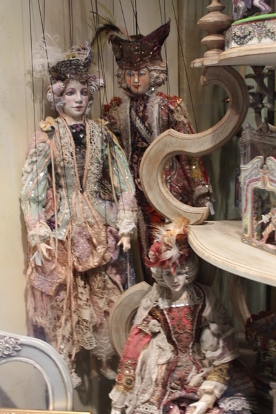 Many puppet stores in Venice