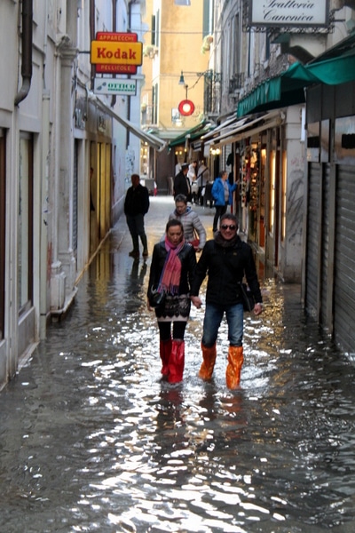 The Venician streets, below the water line