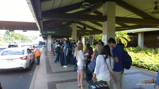 Lihue Airport line for mainland flights