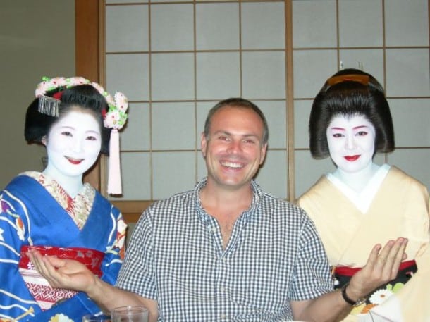 Maikos (geisha apprentices)