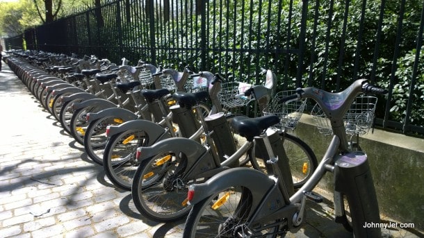 Bikes to rent in Bercy Village