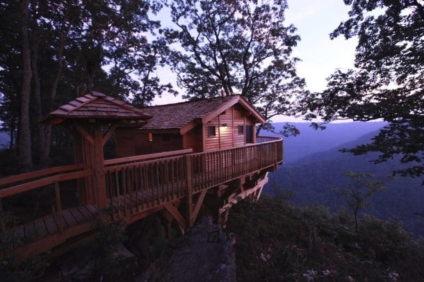 A treehouse overlooking the mountains