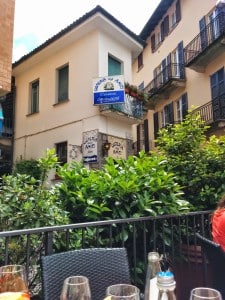 A courtyard lunch in downtown Stresa at Osteria Degli Amici