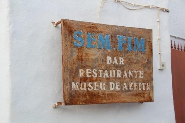 Sem-Fim restaurant, gallery and boat