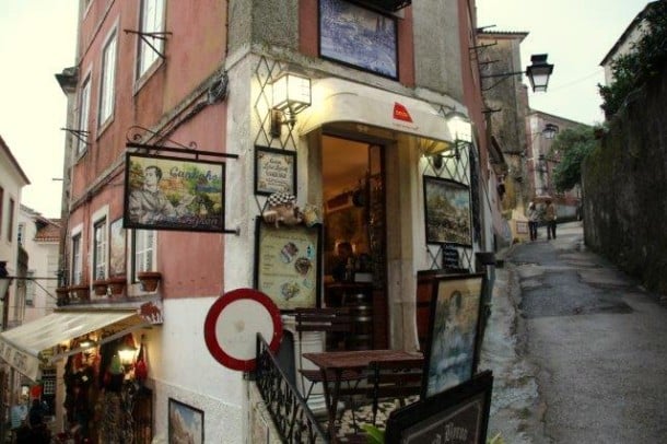 Corner café in Sintra
