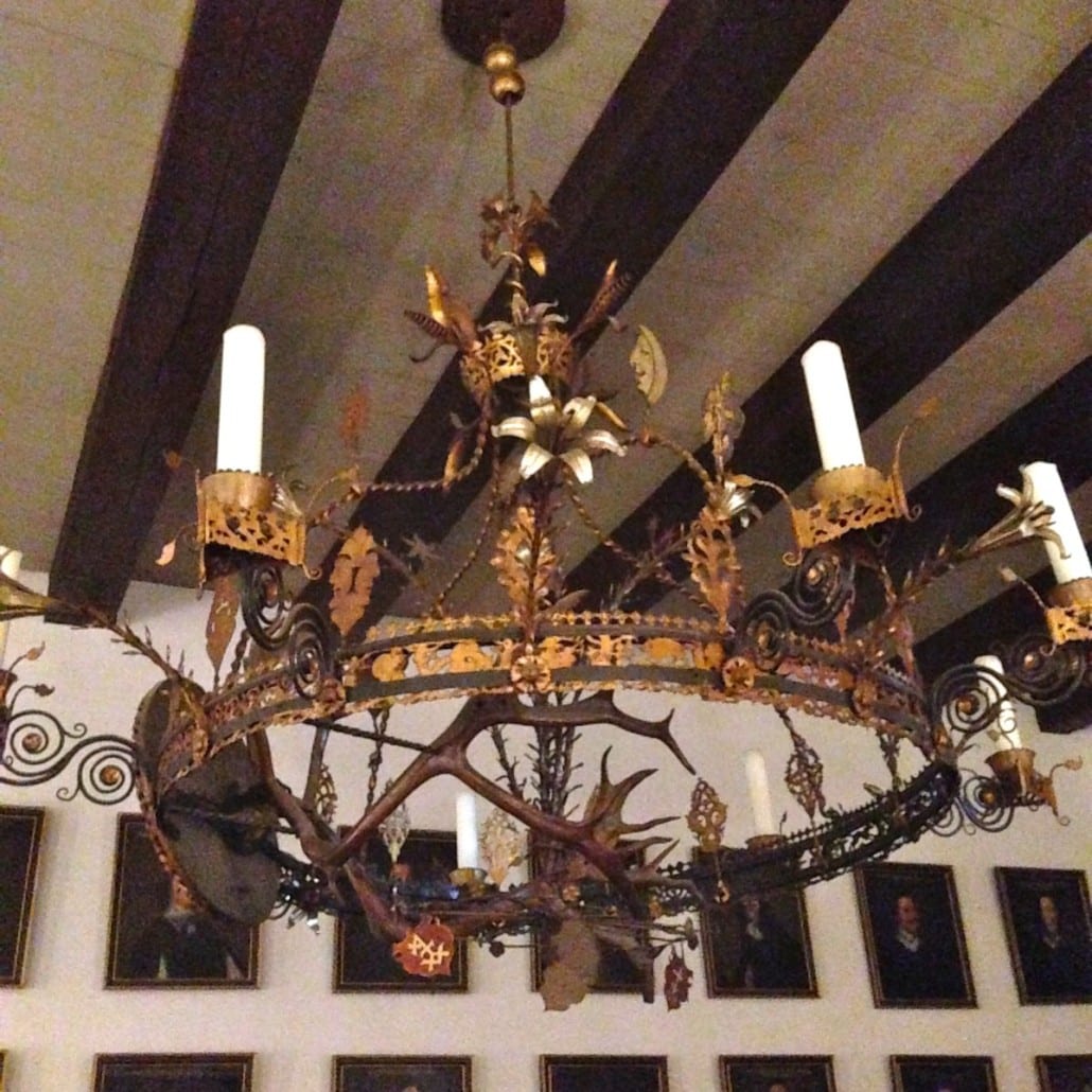 Rathaus chandelier