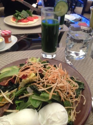The organic breakfast salad with the green drink—so good!