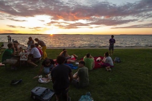 A Couch Crash picnic from last year in Madison, Wisconsin (Photo: Couchsurfing)