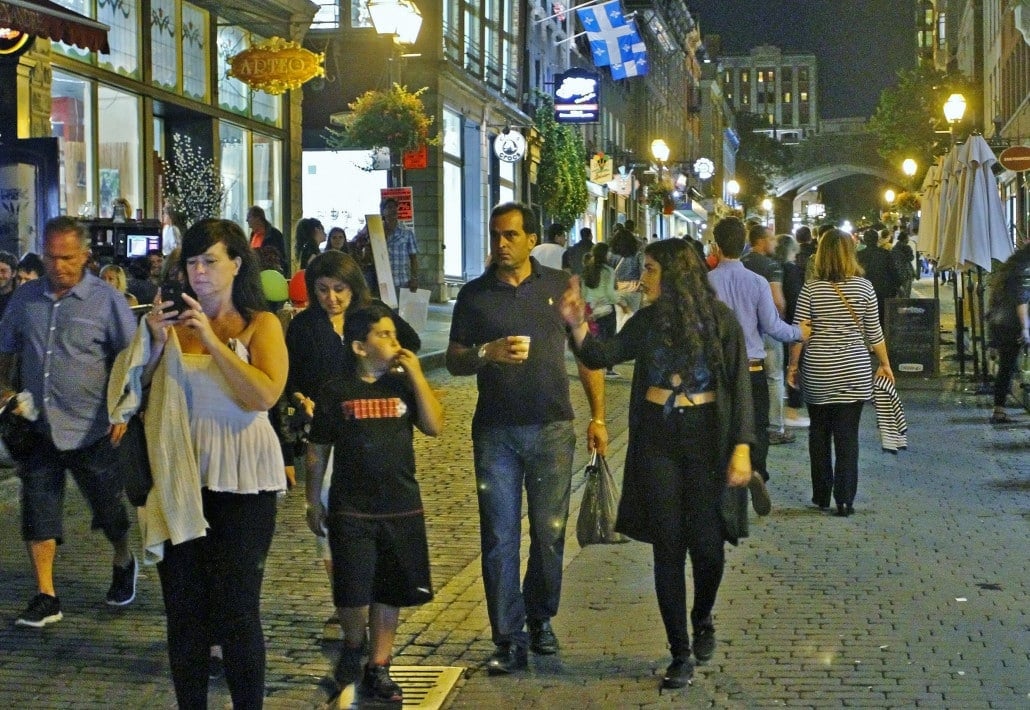 Québec City bustles at night (Credit: Bill Rockwell)