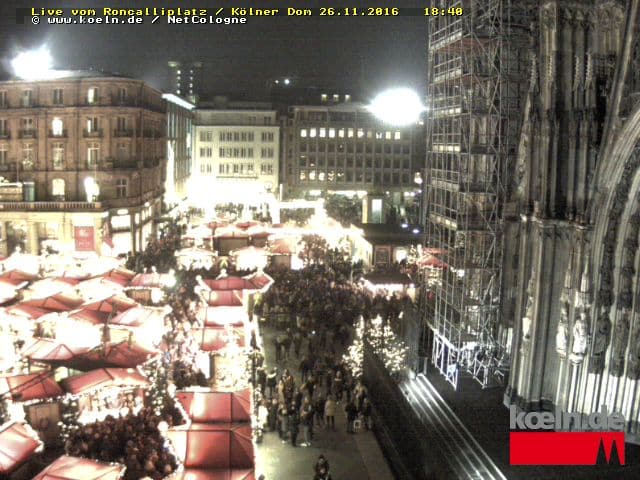 Screenshot from cologne.de/cathedral-christmas-market-watch-it-live-on-webcam.html