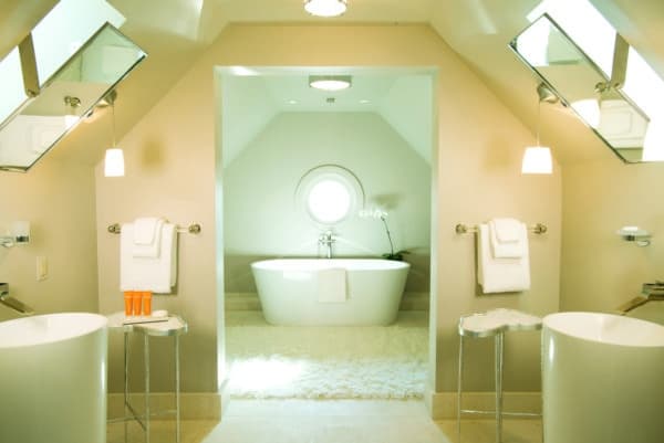 Ivy Hotel guestroom “bathroom”