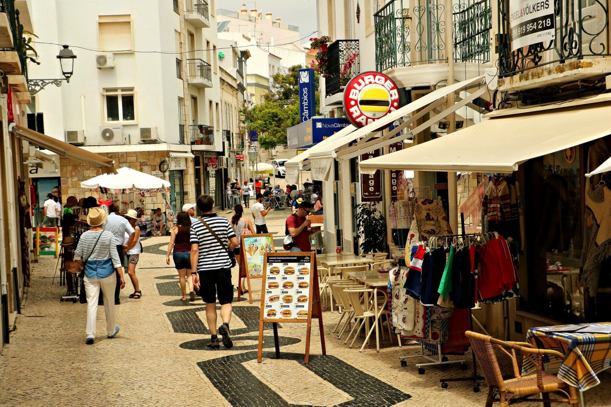 A charming Faro street 