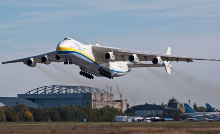 The 32-wheeled Antonov An-225 takes off (Credit: CNN)