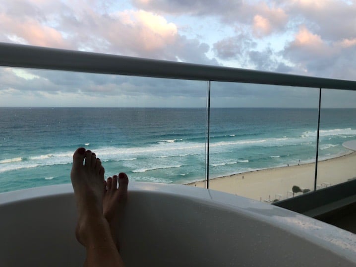 Bath at the Iberostar Cancún Star Prestige