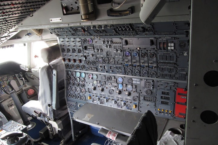 Boeing 747 flight engineer's station (Credit: Wikimedia Commons)