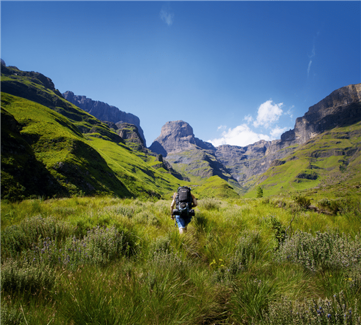 Hiking in the Drakensberg Mountains (Credit: South African Tourism)
