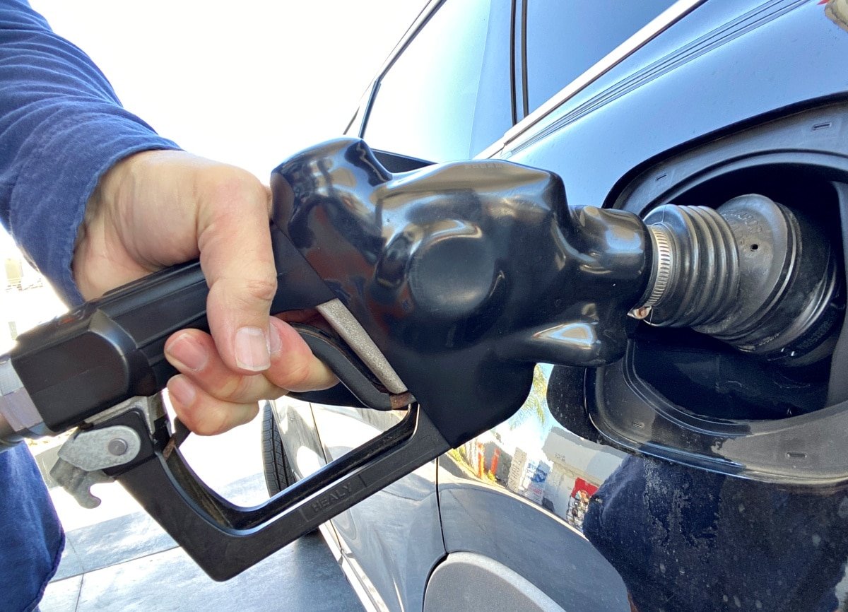 How to improve your gas mileage: 15 tips to save money at the pump