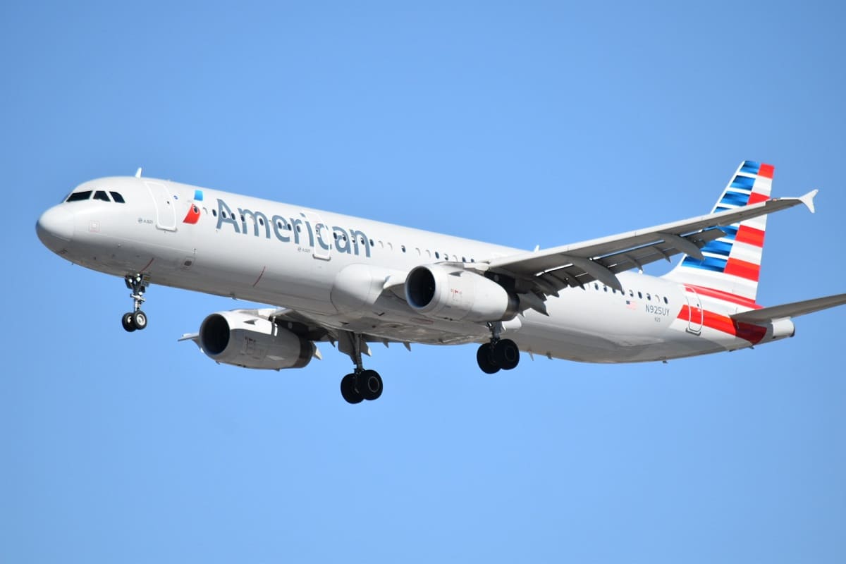 American Airlines Passenger Urinates on Seatmate on Long-Haul Flight and Yep, You Guessed What’s to Blame