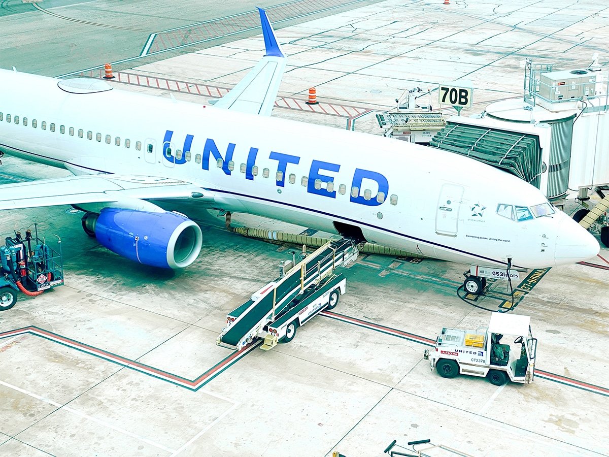 Gross: United Airlines Passenger Finds Used Condom Stuck to Overhead Bin -