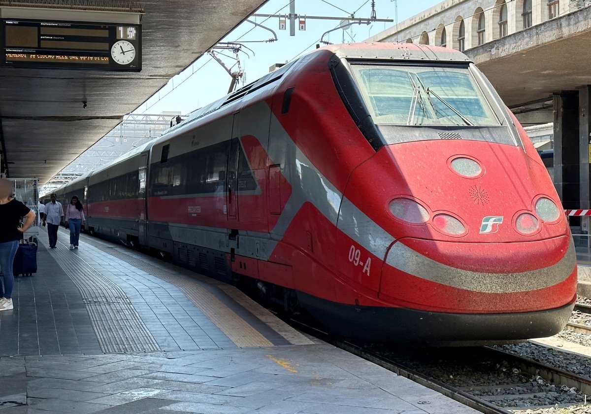 What It s Like To Take the Fast Train From Rome to Naples Italy