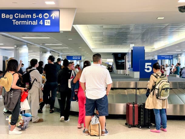 Baggage thieves caught on camera at airport carousel: Here's how to ...