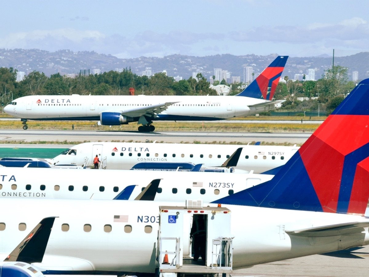 ‘That’s my seat, please move’: Delta Air Lines passenger confronts seat squatter who brazenly took his seat