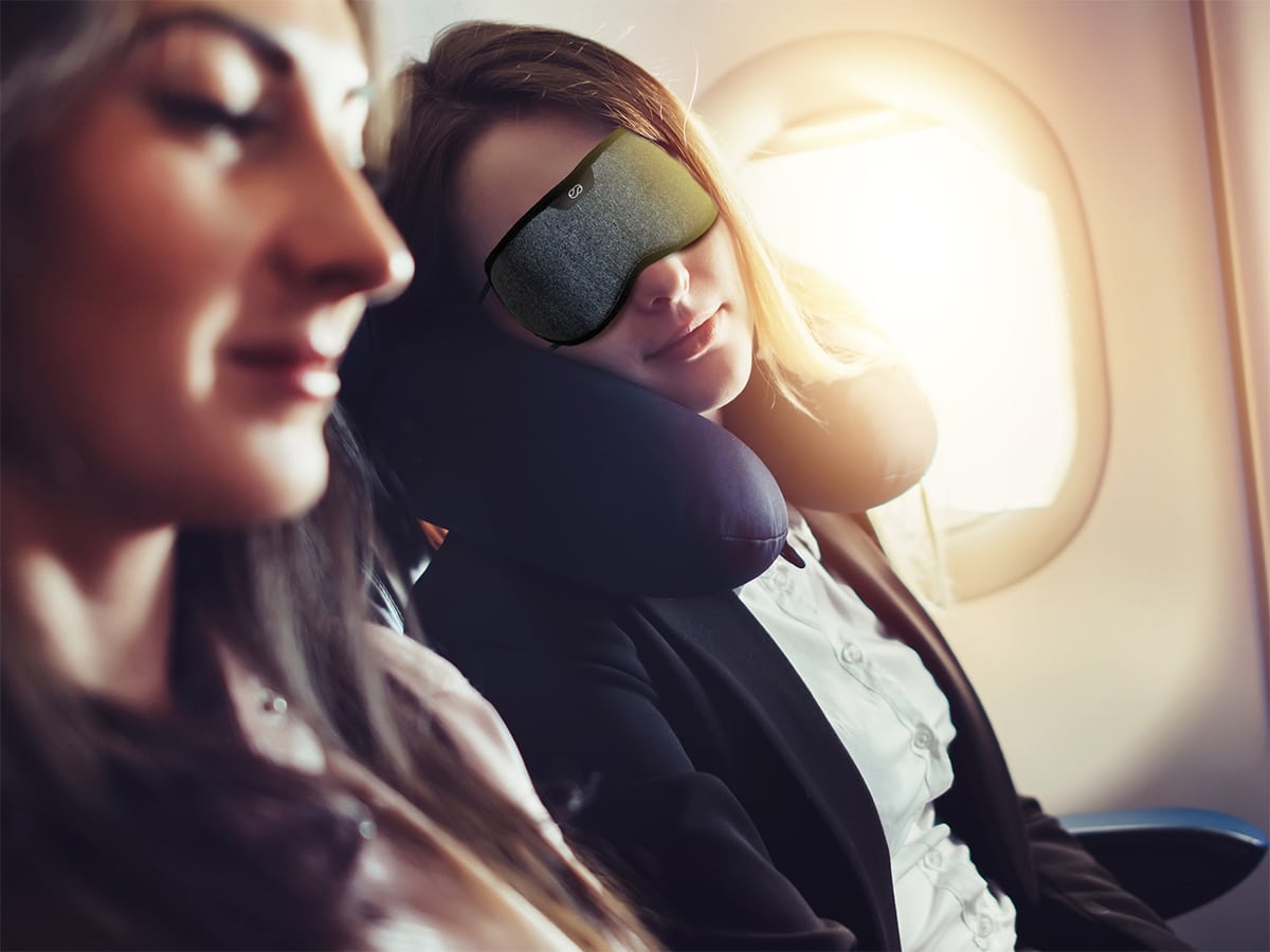 Conquer Jet Lag: How Light Therapy Enhances Travel Experiences