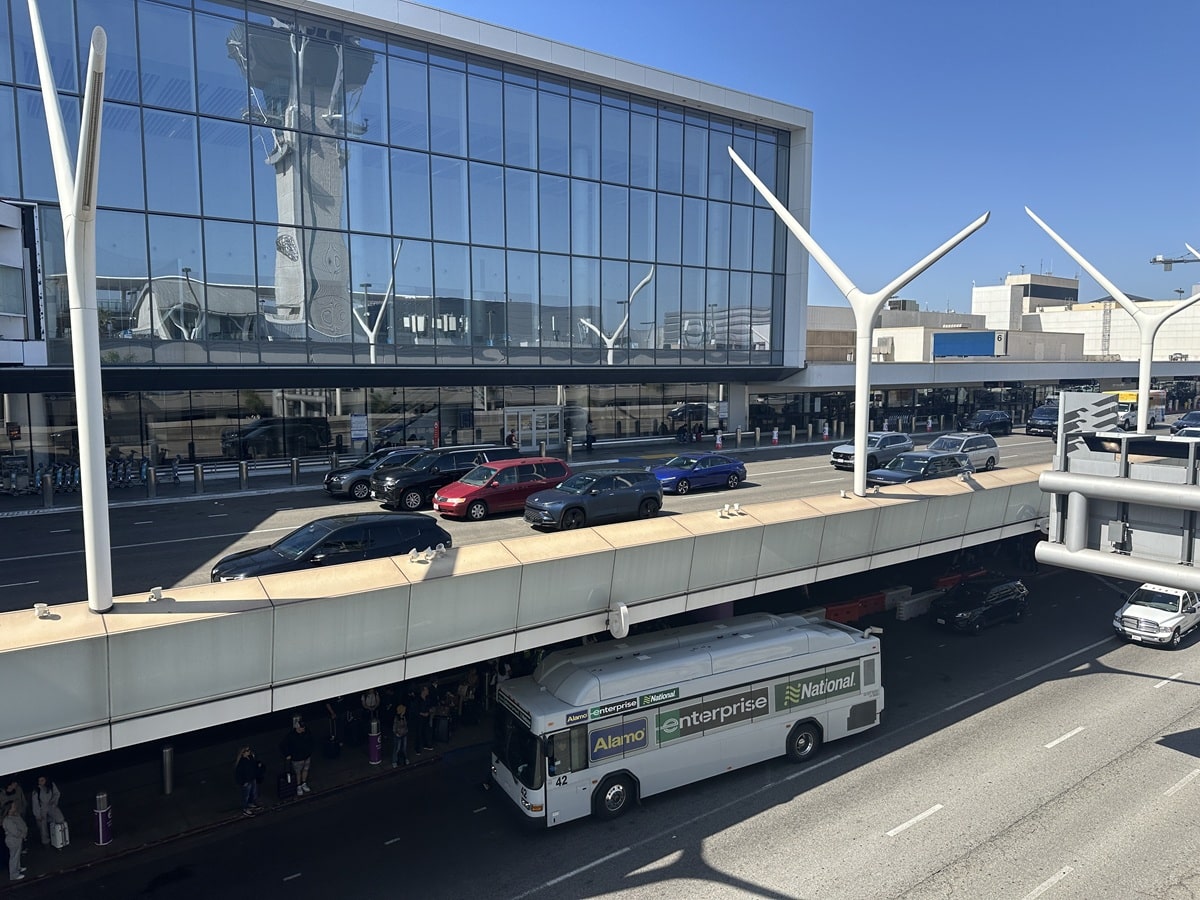 https://johnnyjet.com/wp-content/uploads/2025/06/LAX.jpg?utm_source=chatgpt.com