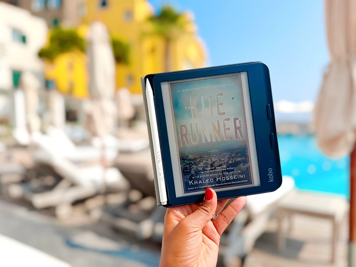 Why I Switched From a Kindle Oasis to a Kobo Libra Colour