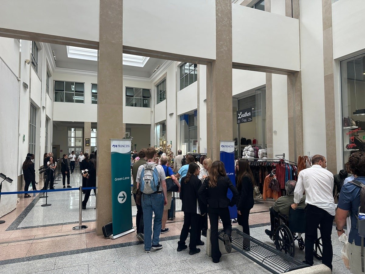 Sun Princess check-in line