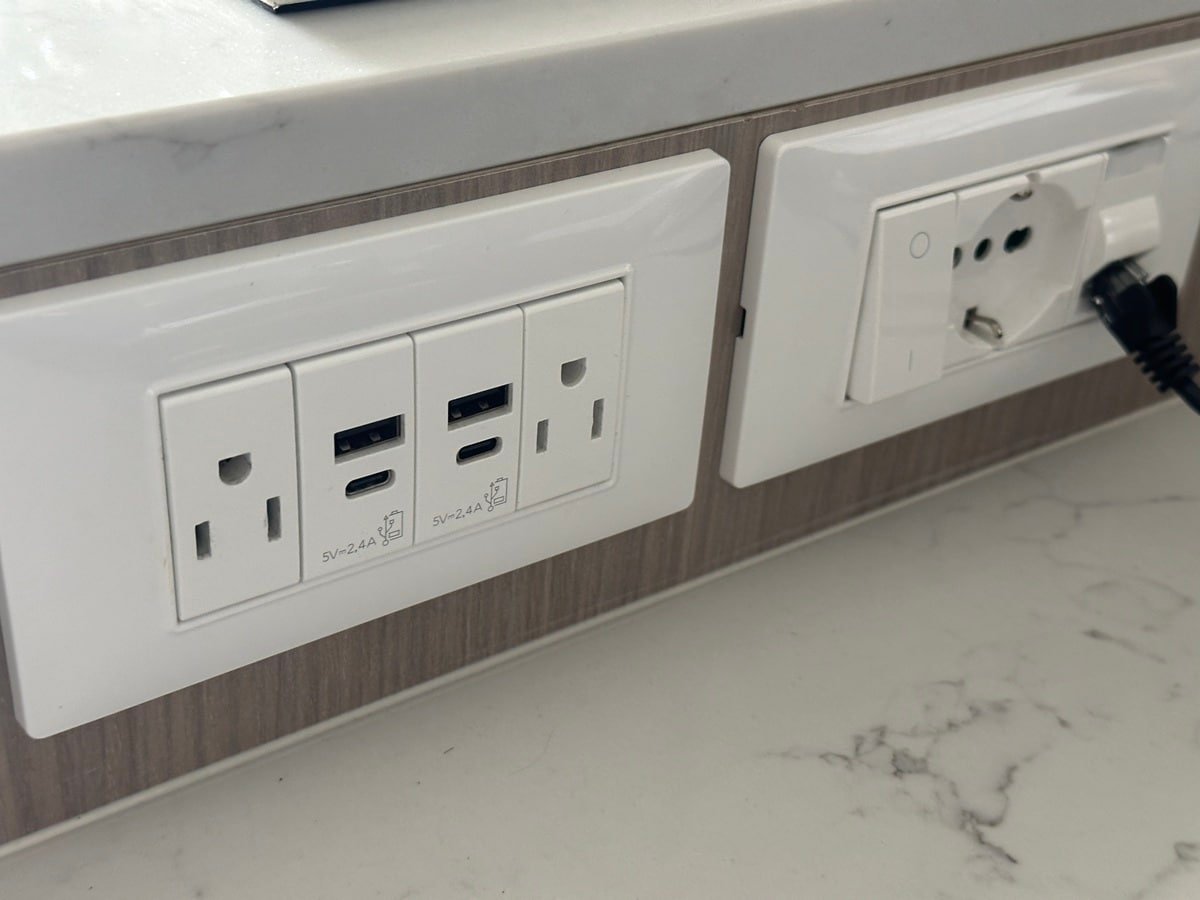 Sun Princess power outlets