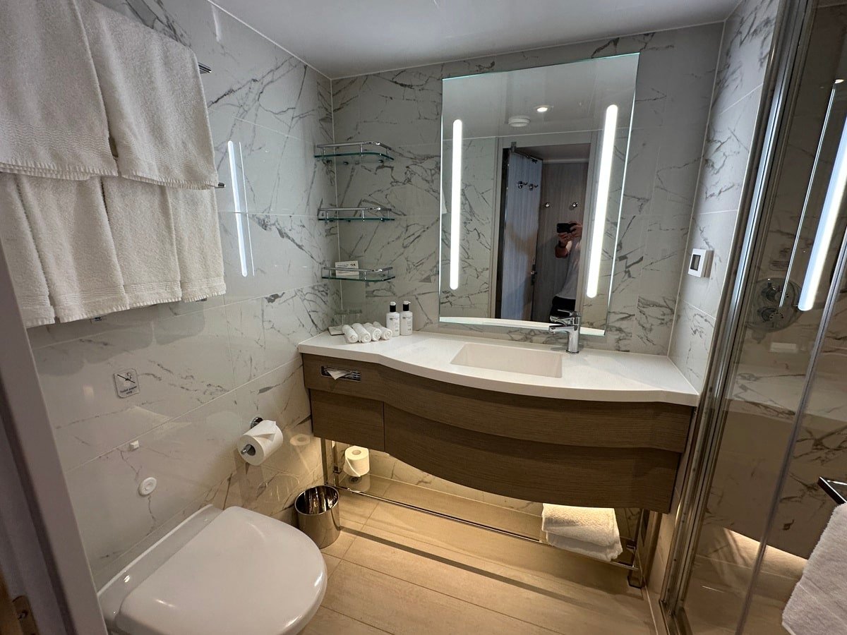 Sun Princess bathroom in mini suite