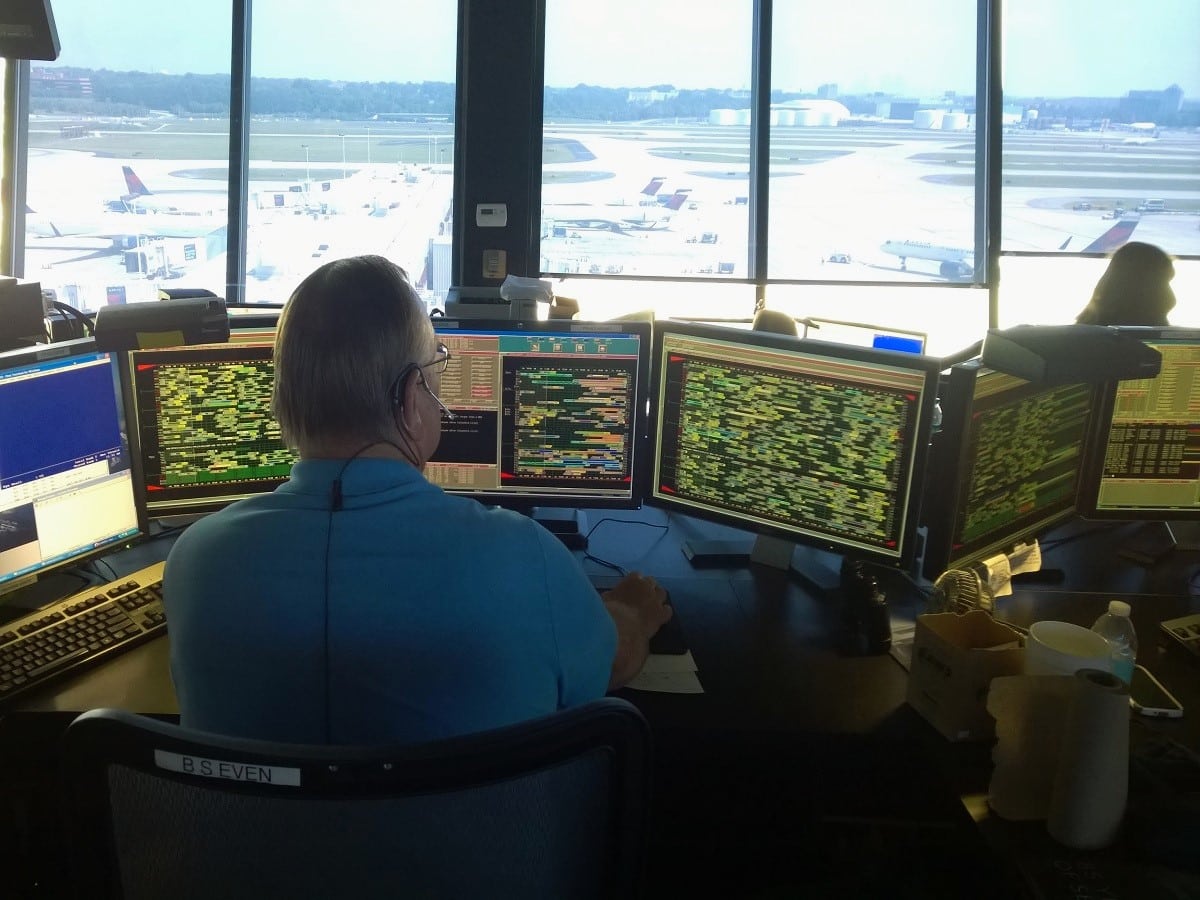 Airport Delays Surge as Government Shutdown Enters Fourth Week